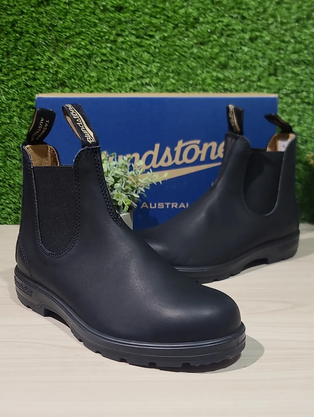 Blundstone Classics 558 Unisex Chelsea Boots AU 7.5 / US Men's 8.5 NEW